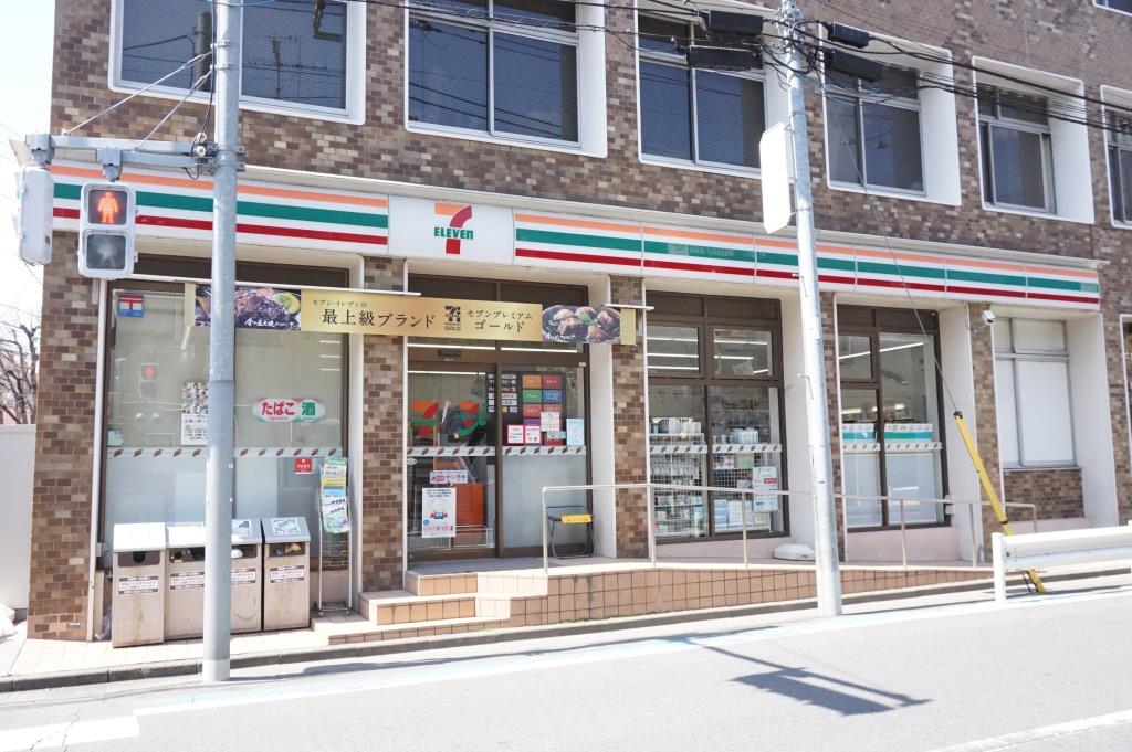 コンビニ　セブンイレブン 足立4丁目店（コンビニ）まで496m
