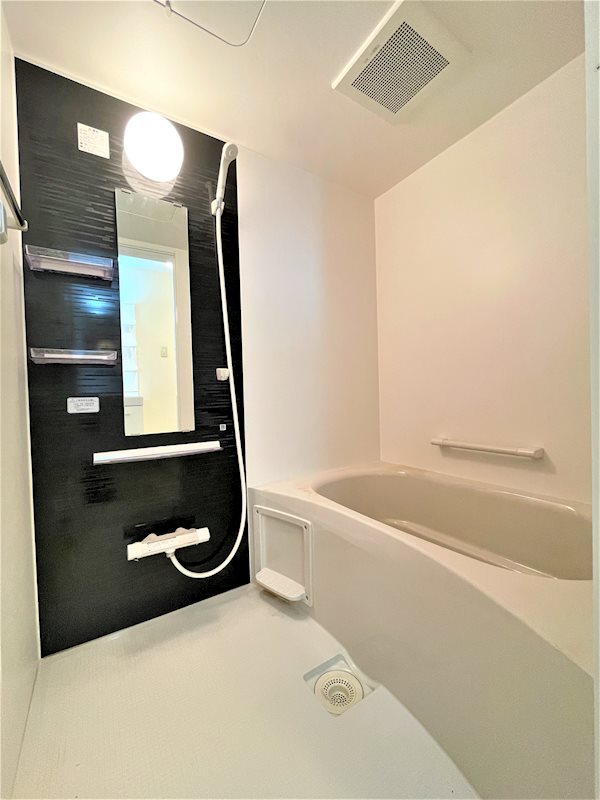 バス・シャワールーム　24時間換気システムを採用した清潔な浴室です。