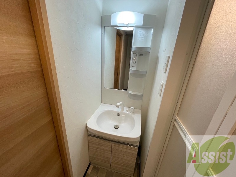 洗面設備　洗面台は独立していて使いやすそうですね。