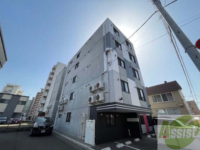 建物外観　札幌市中央区南１０条西「Ｃｏｎｓｏｌａｔｕｌｌｅ中島公園」