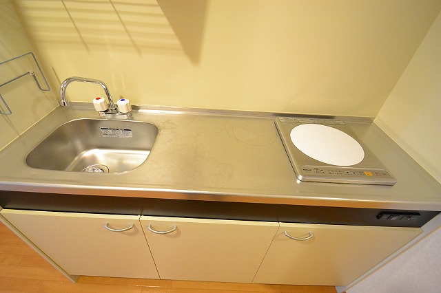 キッチン　人気のＩＨクッキングヒーターです