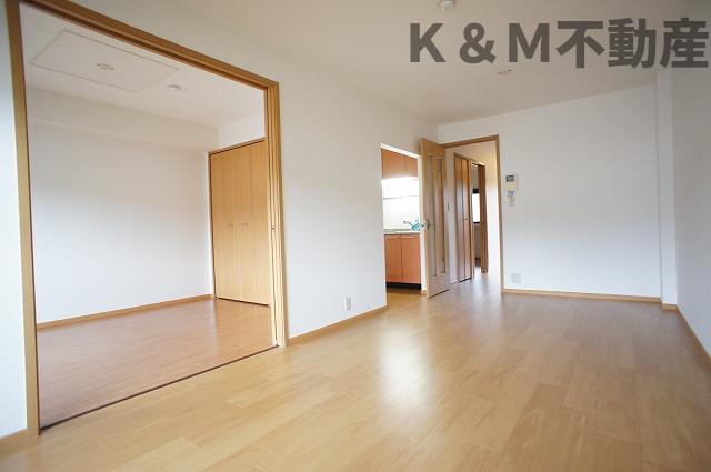 居室・リビング　ゆったりとした居間です