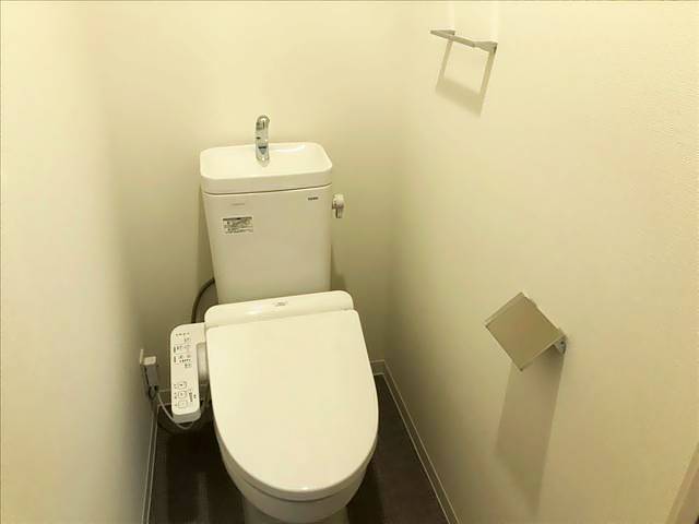 トイレ　ウォシュレット付きのトイレです。