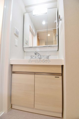 洗面設備　シャワー付洗面台