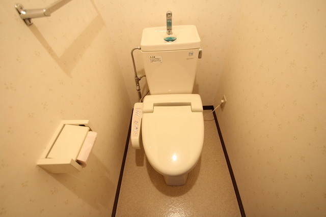 トイレ　別号室の写真