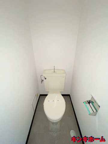 トイレ　写真は別のお部屋のものでございます