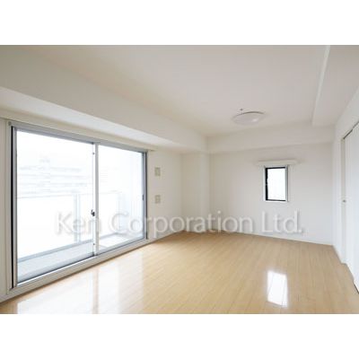 居室・リビング　同タイプ11階のお部屋を撮影。仕様が異なることがあります。