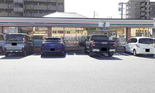 コンビニ　セブンイレブン（コンビニ）まで1400m