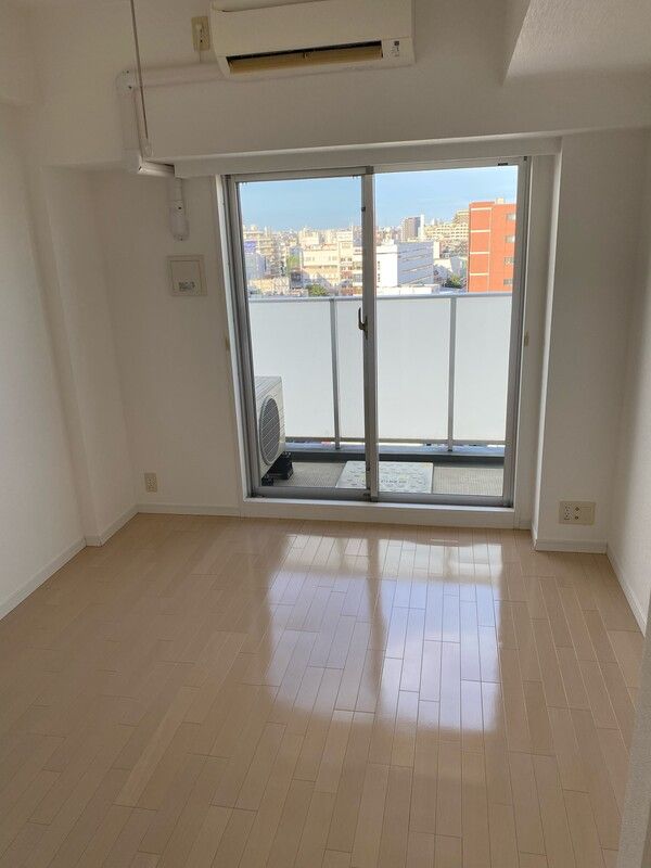 居室・リビング　☆明るい洋室☆