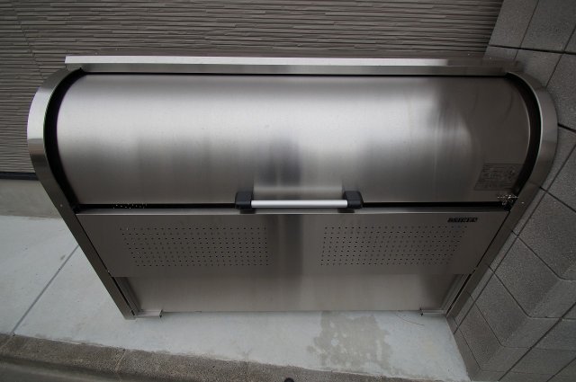 その他　敷地内にゴミ置き場あります