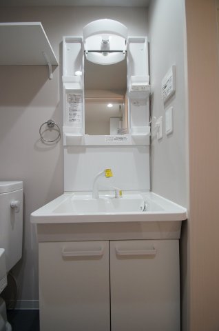 洗面設備　あると便利な独立洗面台です
