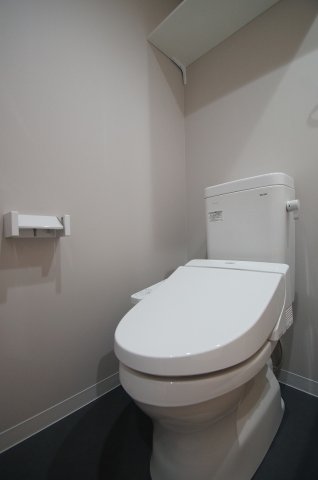 トイレ　温水洗浄便座付トイレ