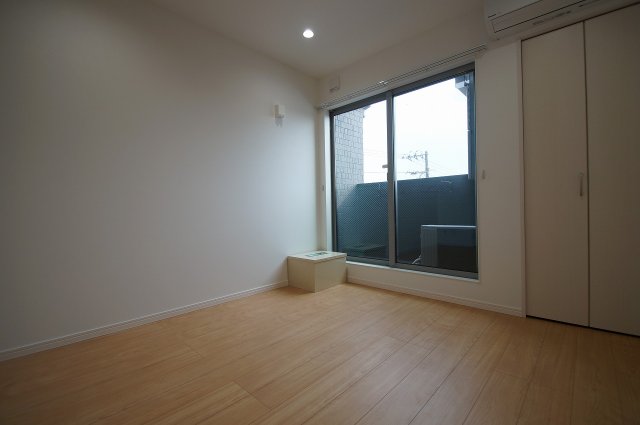 居室・リビング　南向きのお部屋です。