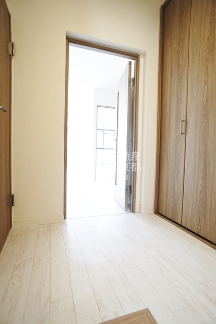 玄関　玄関から見たお部屋です♪