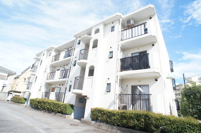 建物外観　丈夫な鉄筋コンクリート造マンションです☆