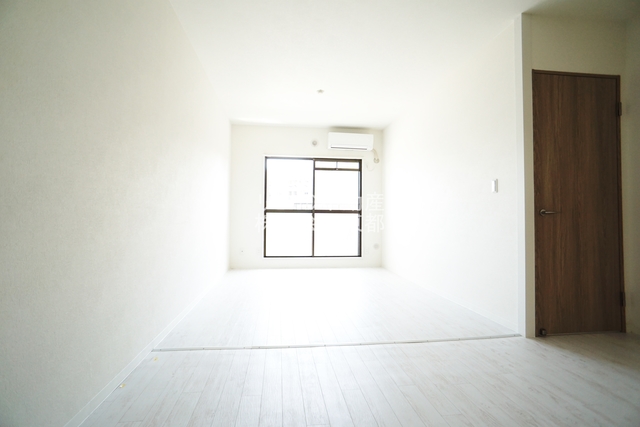 居室・リビング　開放感あふれる広さも十分な快適リビング！