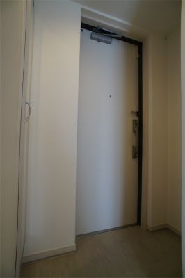 玄関　別部屋参考写真となります