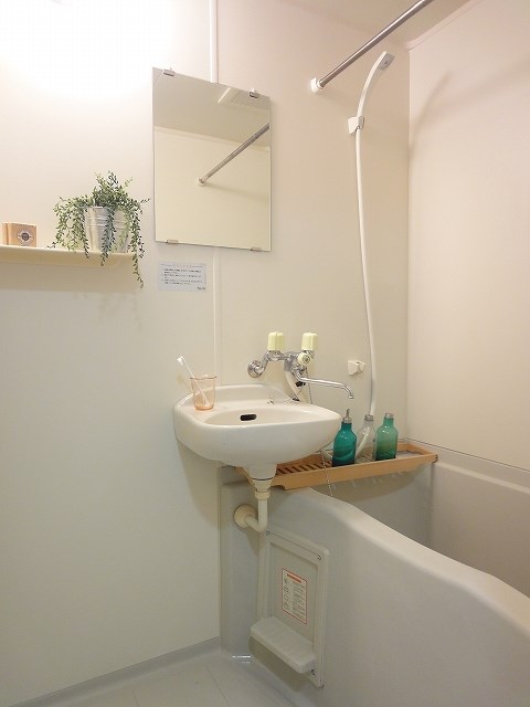 バス・シャワールーム　モデルルームの写真です。