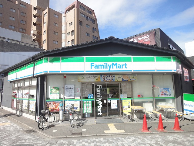 コンビニ　ファミリーマート 千本三条店（コンビニ）まで300m