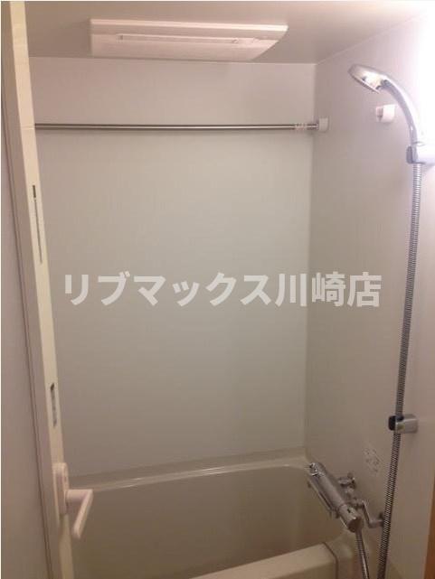 バス・シャワールーム　浴室乾燥機付き