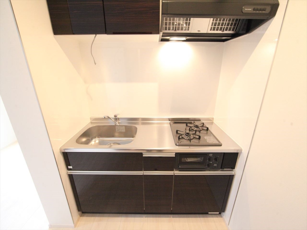キッチン　システムキッチン（ガス2口グリル付）　同仕様写真