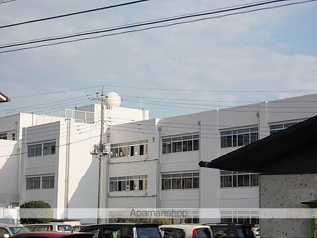 小学校　山前小（小学校）まで1300m