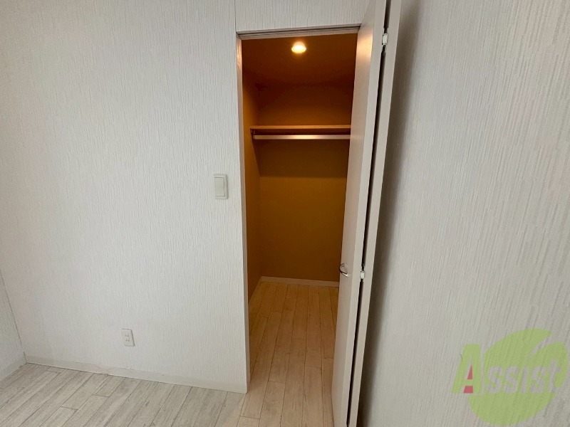 収納　クローゼットは奥行きもあり、荷物が多い方でも安心です。