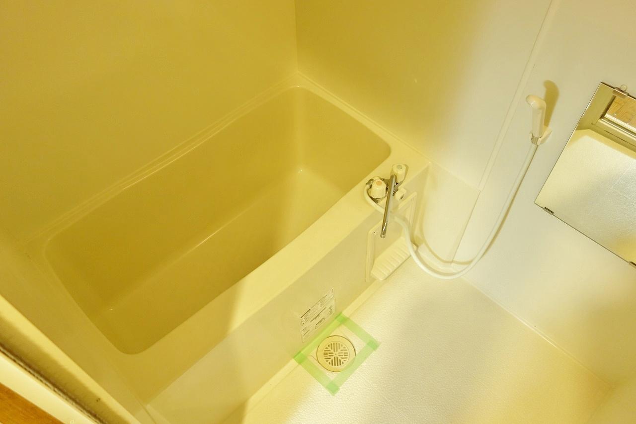 バス・シャワールーム　ゆったり入浴できるシャワー付きのバスルーム♪