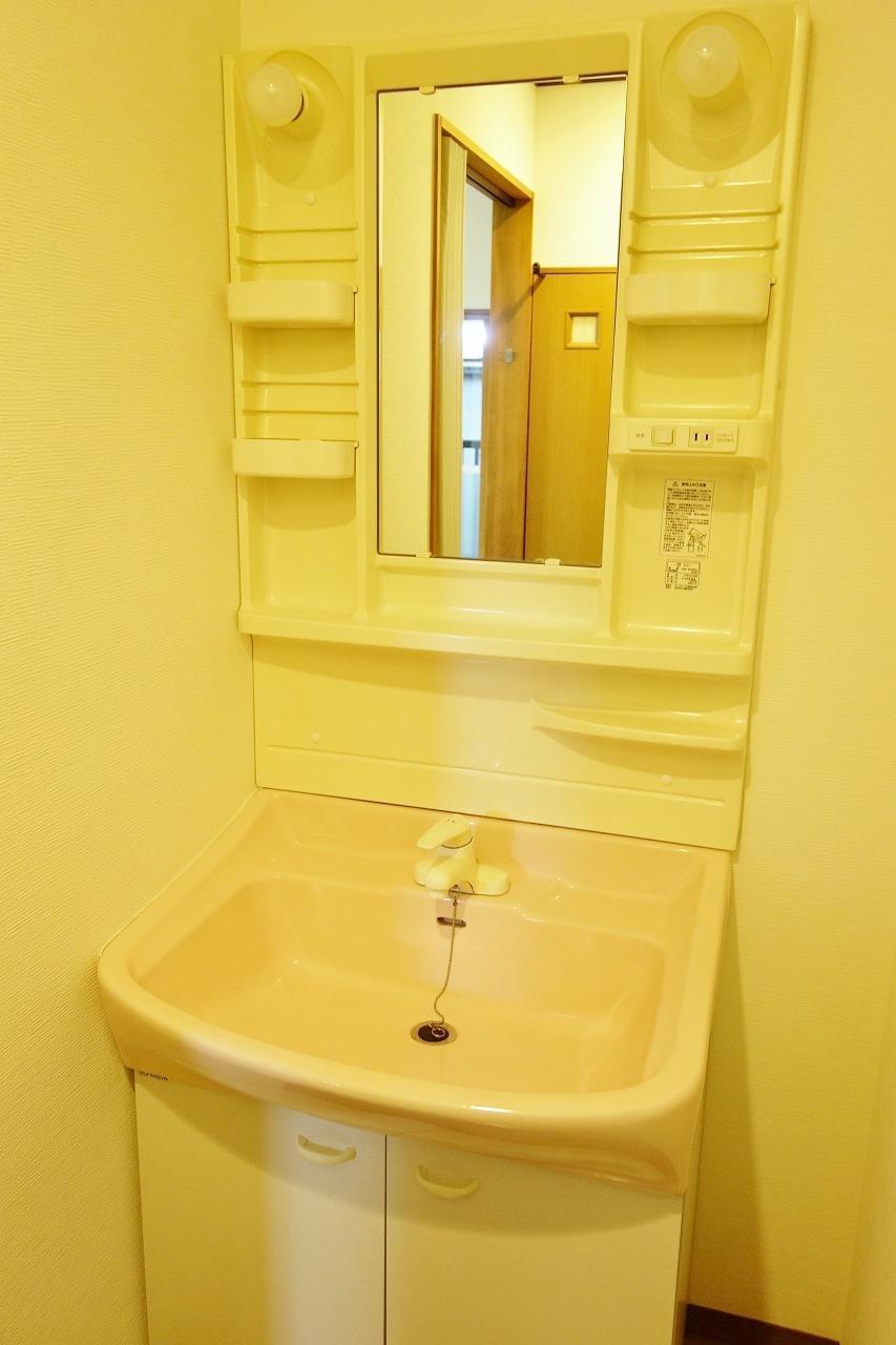 洗面設備　忙しい朝に便利な洗面化粧台あり♪