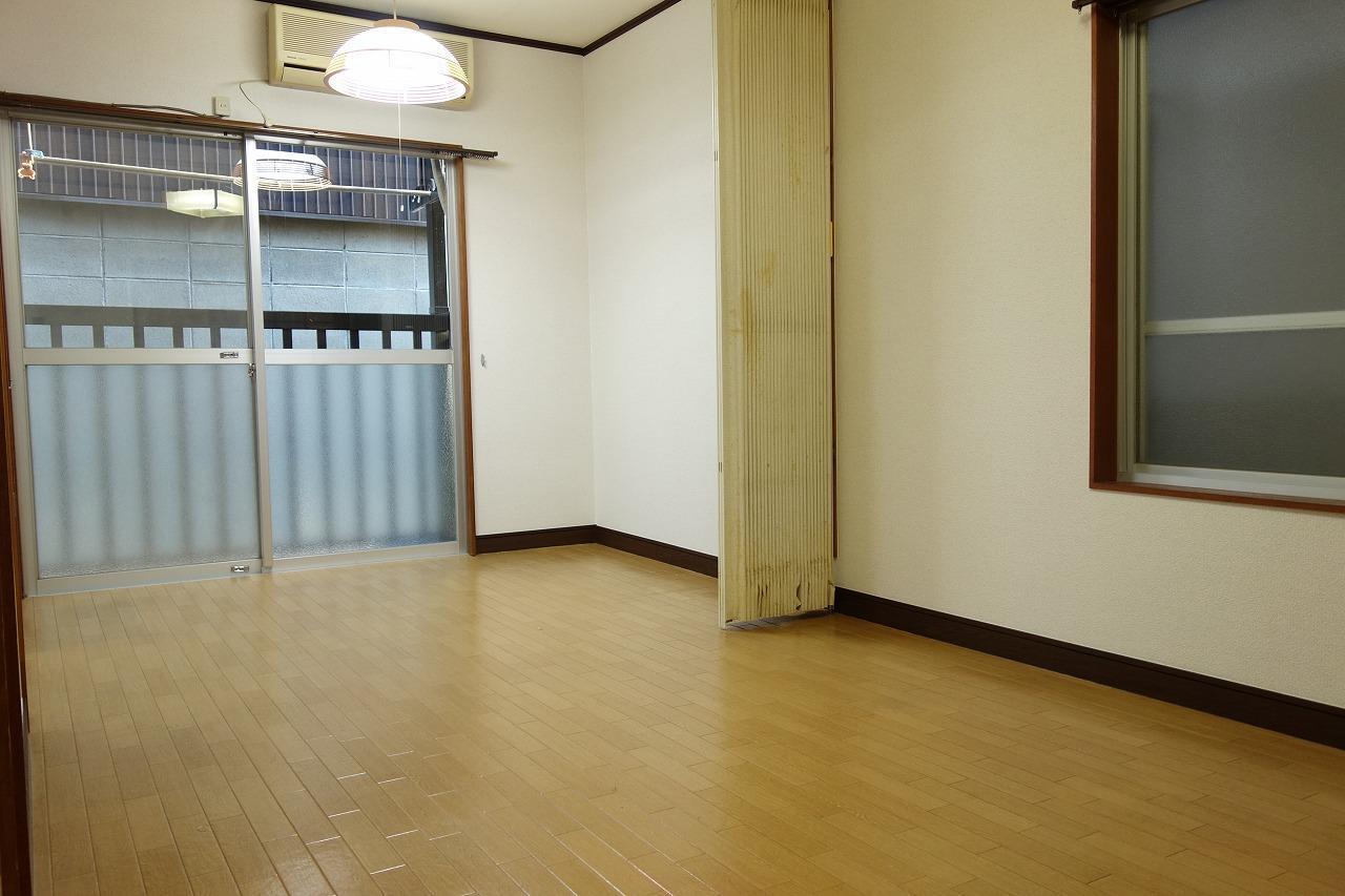 居室・リビング　２面採光でしっかり換気のできる洋室6.5帖♪