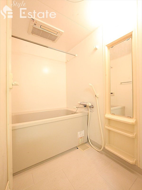 バス・シャワールーム　バスルーム