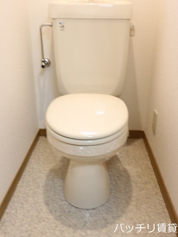 トイレ　画像は同型タイプの為、現状を優先致します。