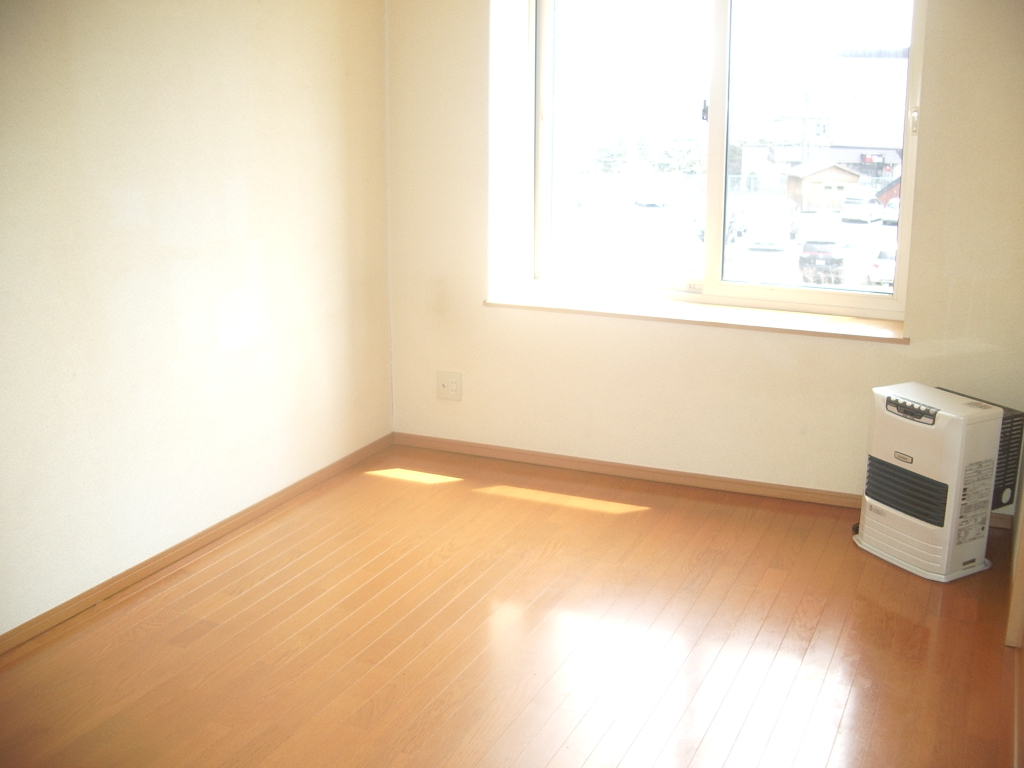 居室・リビング　同タイプ内観です