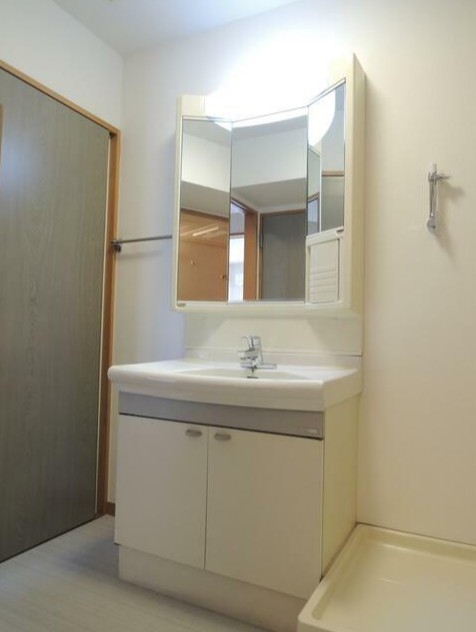 洗面設備　身支度に嬉しい独立洗面台