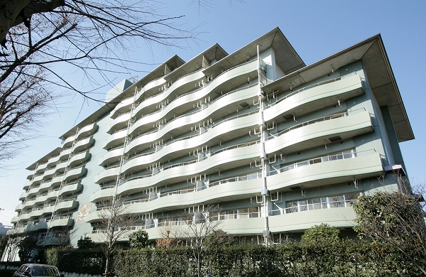 建物外観　日当たりの良い大型マンション