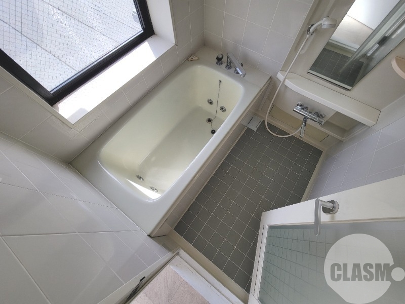 バス・シャワールーム　追い焚き機能付きバス♪