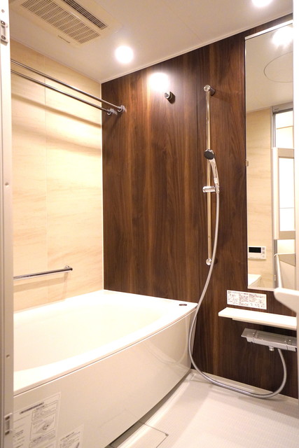 バス・シャワールーム　※写真は同タイプ住戸です。