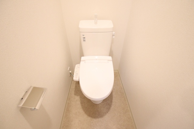 トイレ　※別室の参考写真の為、現況優先です。