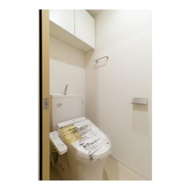 トイレ　※写真は同タイプ住戸です。