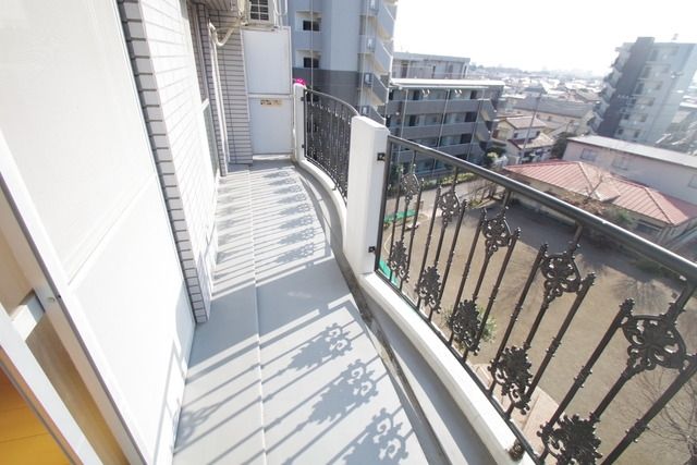 バルコニー　★日当たりもいいので洗濯物乾きます★