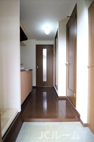 玄関　同間取、別の部屋の写真です