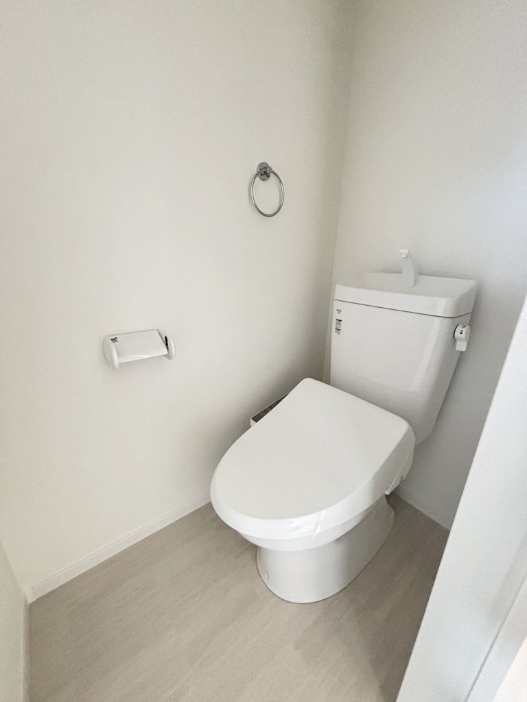 トイレ　※建築中の写真です