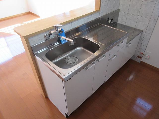 キッチン　※写真は同じ建物の別部屋のものです。