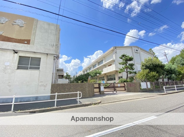 中学校　大江中学校（中学校）まで617m