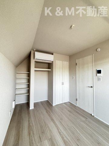その他部屋・スペース　広くて明るい寝室