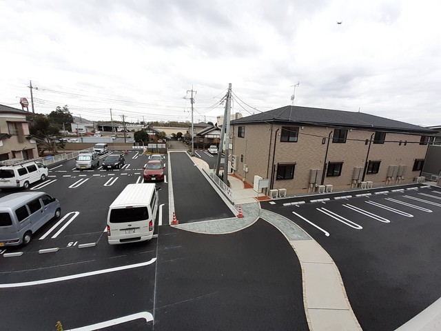 駐車場　駐車場