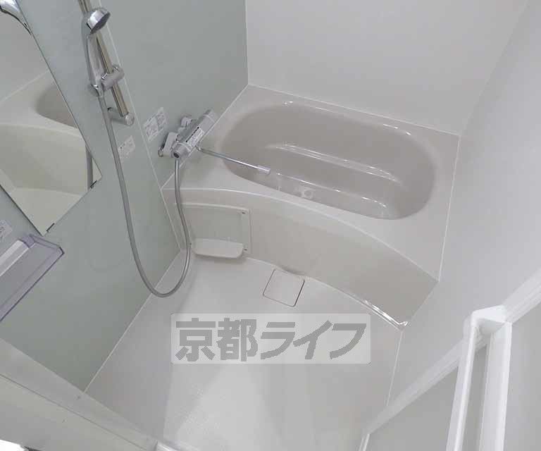 バス・シャワールーム　綺麗なバスです。
