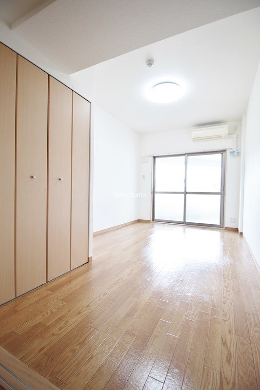 その他部屋・スペース　落ち着いて過ごせるお部屋なので、寝室にいかがでしょうか