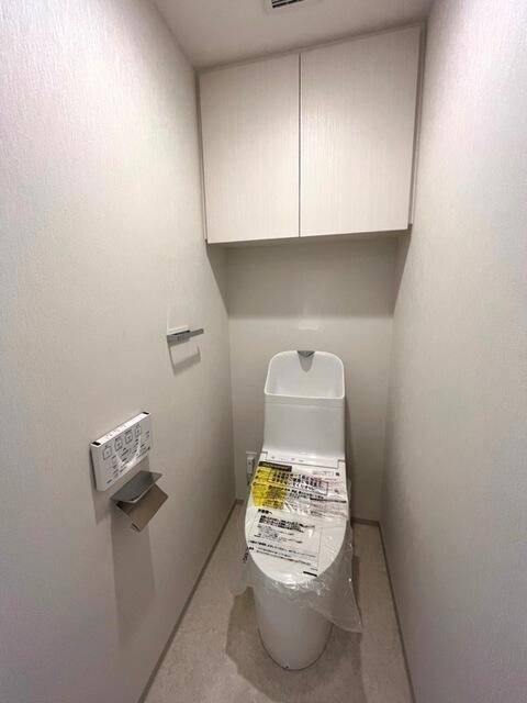 トイレ　温水洗浄便座