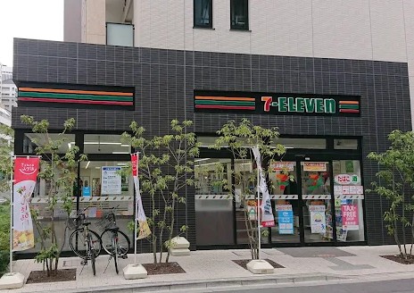 コンビニ　セブンイレブン赤坂氷川坂下店（コンビニ）まで133m
